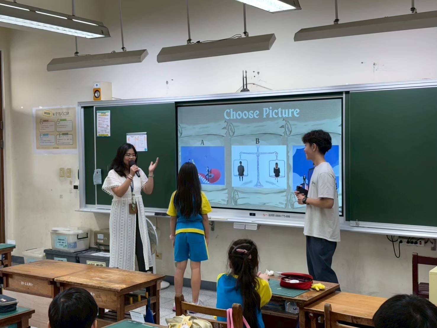 Interactive English Storytelling on Gender Equality