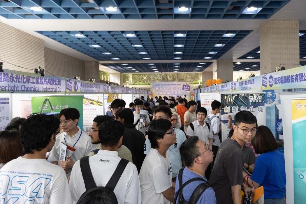 At the 2026 New Taipei × Ming Chi Campus Career Fair, the venue was bustling with job seekers.(Open new window/jpg file)Image